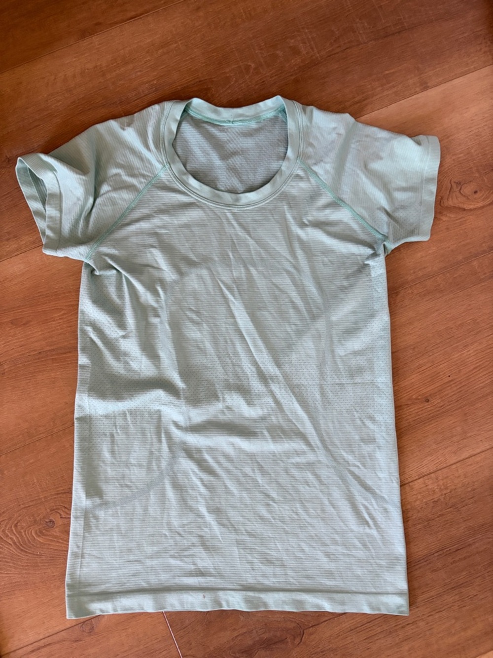 Lululemon Swiftly Tech Tee Size 8 Light Mint